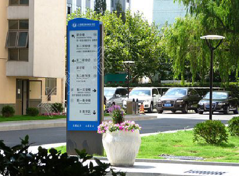  霍邱传统的学校标识系统有什么问题？